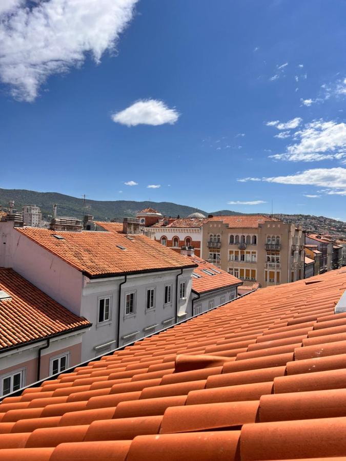 Mansarda Mazzini Apartment Trieste Luaran gambar