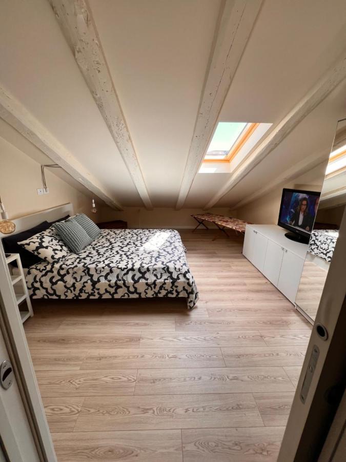 Mansarda Mazzini Apartment Trieste Luaran gambar